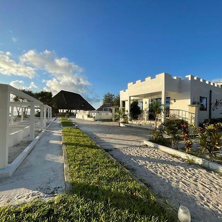 Jambo Beach Hotel Паже Екстериор снимка