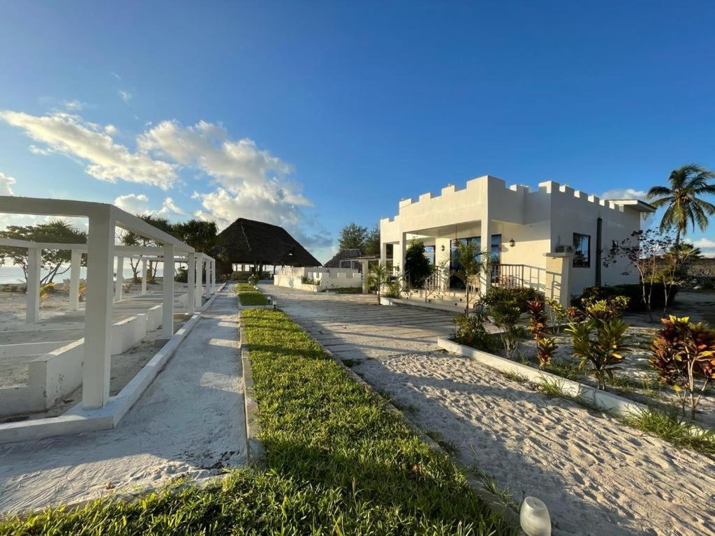 Jambo Beach Hotel Паже Екстериор снимка