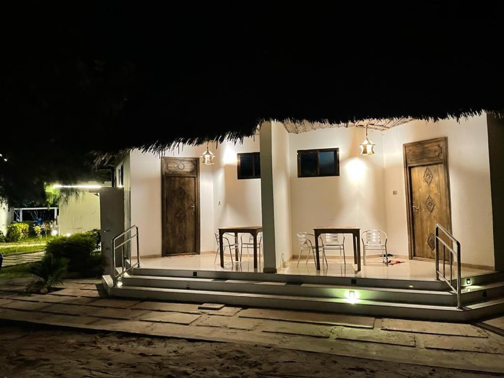 Jambo Beach Hotel Паже Екстериор снимка