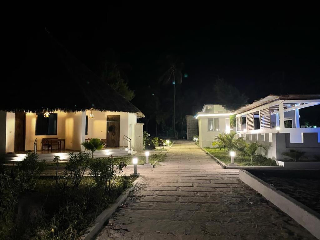 Jambo Beach Hotel Паже Екстериор снимка