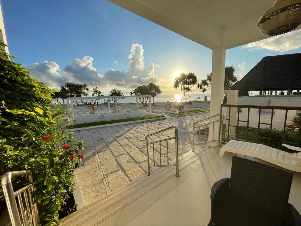 Jambo Beach Hotel Паже Екстериор снимка