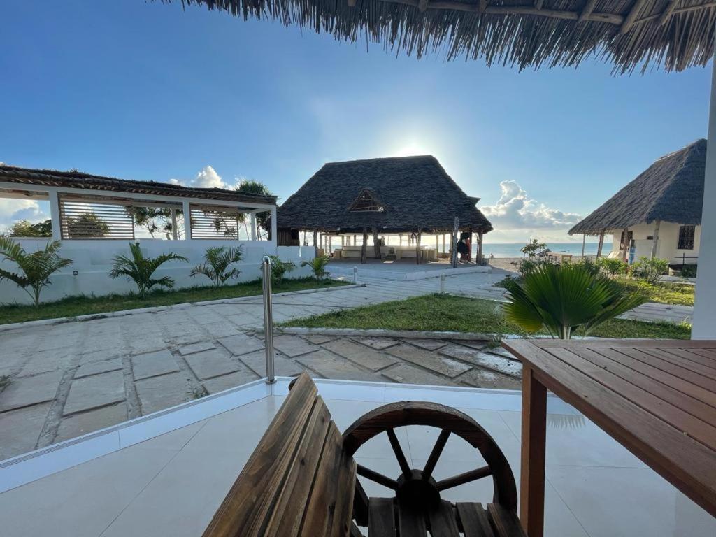 Jambo Beach Hotel Паже Екстериор снимка
