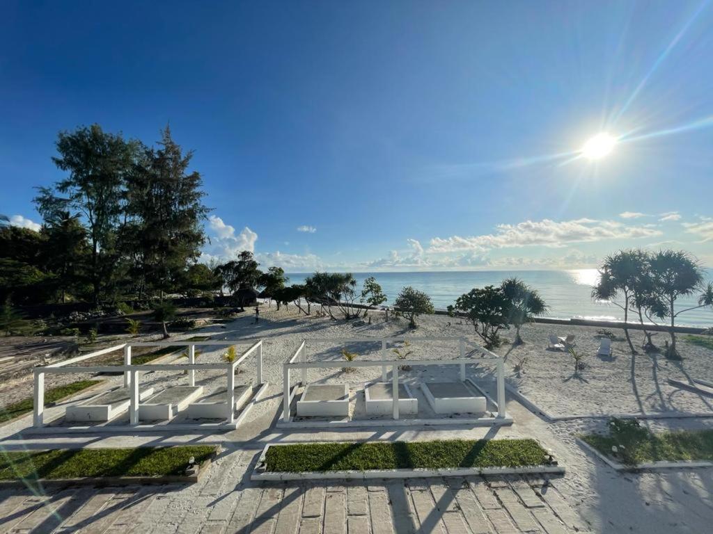 Jambo Beach Hotel Паже Екстериор снимка