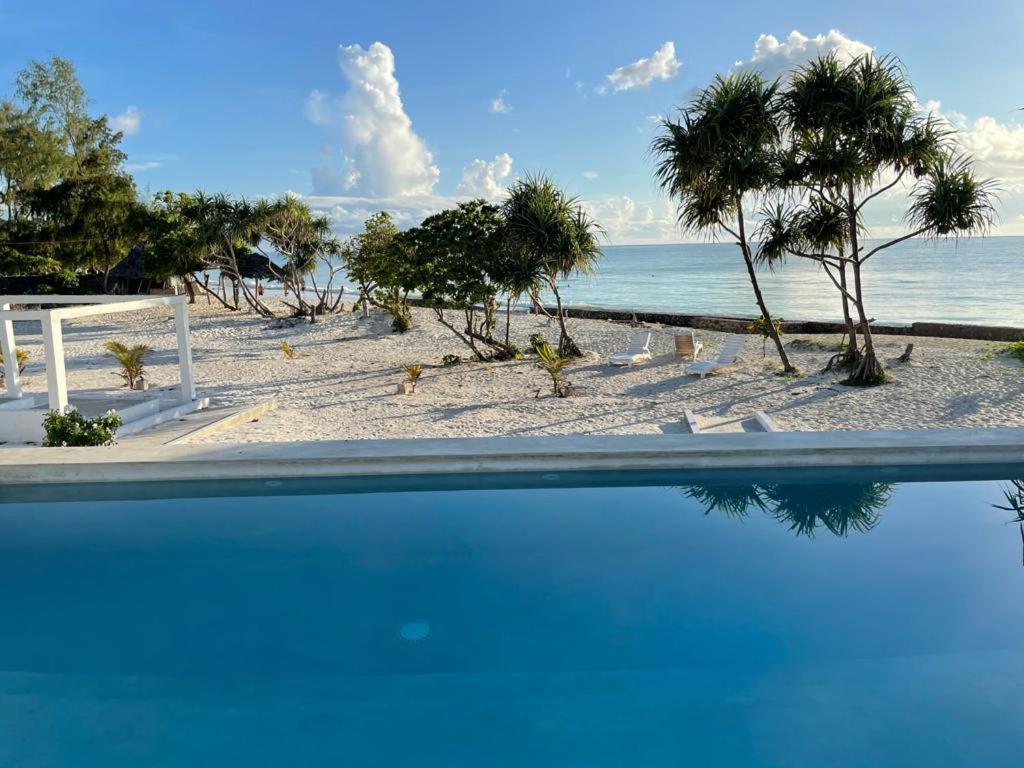 Jambo Beach Hotel Паже Екстериор снимка