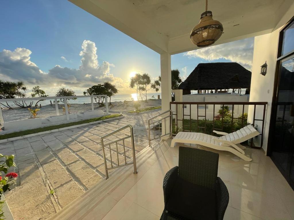 Jambo Beach Hotel Паже Екстериор снимка